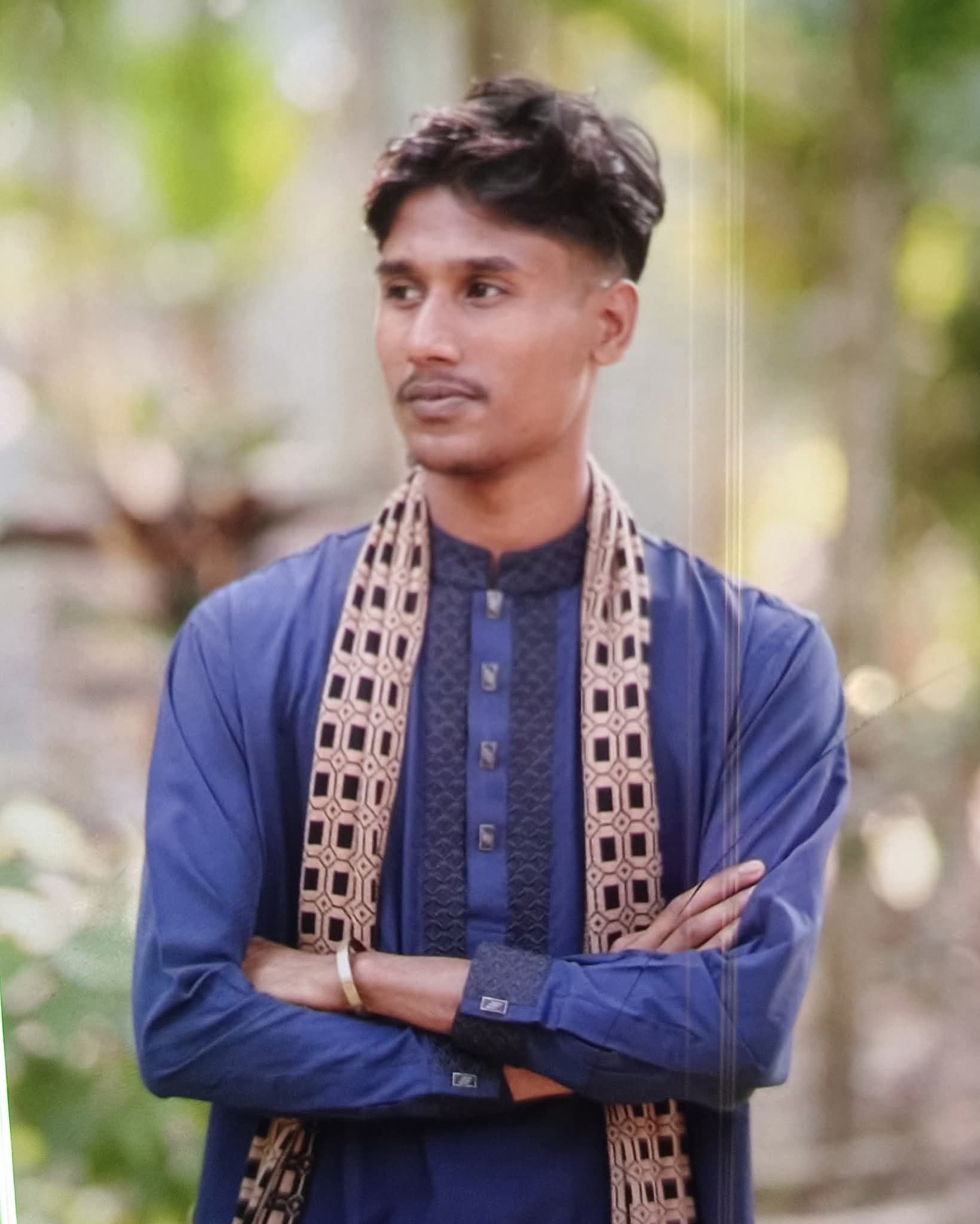 সড়কে আটকে তরুণকে লোহার রড দিয়ে পিটিয়ে হত্যা