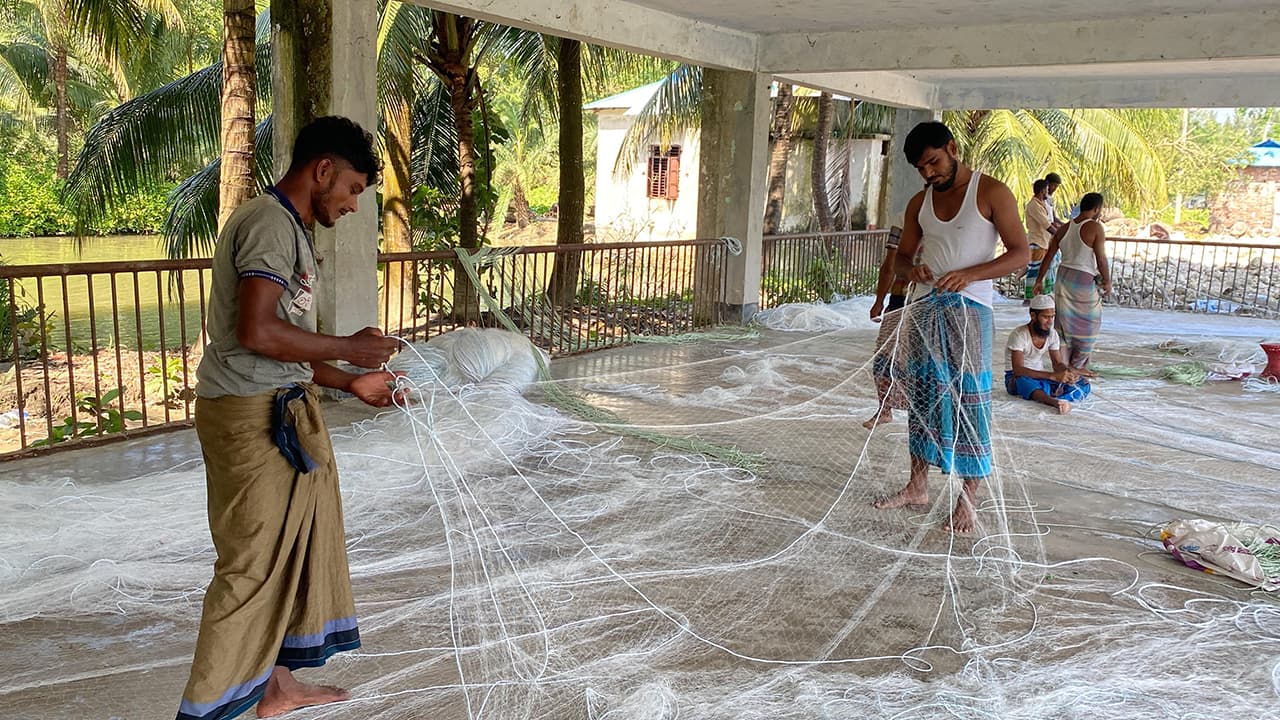 নোয়াখালীতে নিবন্ধিত অর্ধেকেরও কম জেলে পাবেন সরকারি চাল
