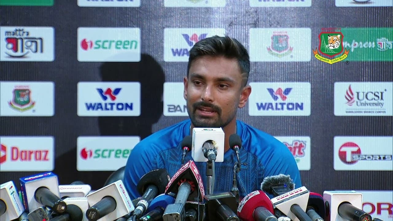 ম্যাচ হেরে যে ব্যাটারকে কাঠগড়ায় তুললেন লিটন