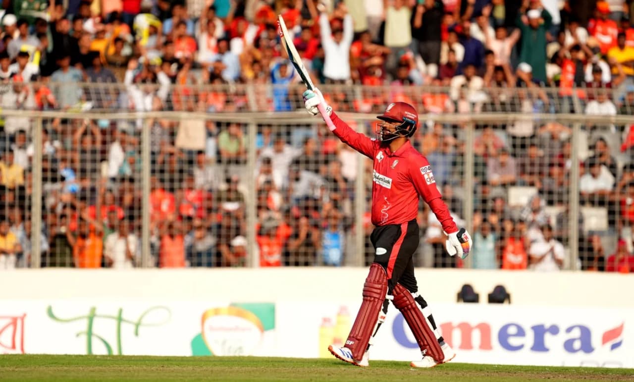 বিপিএল থেকে নাম সরিয়ে নিলেন তামিম