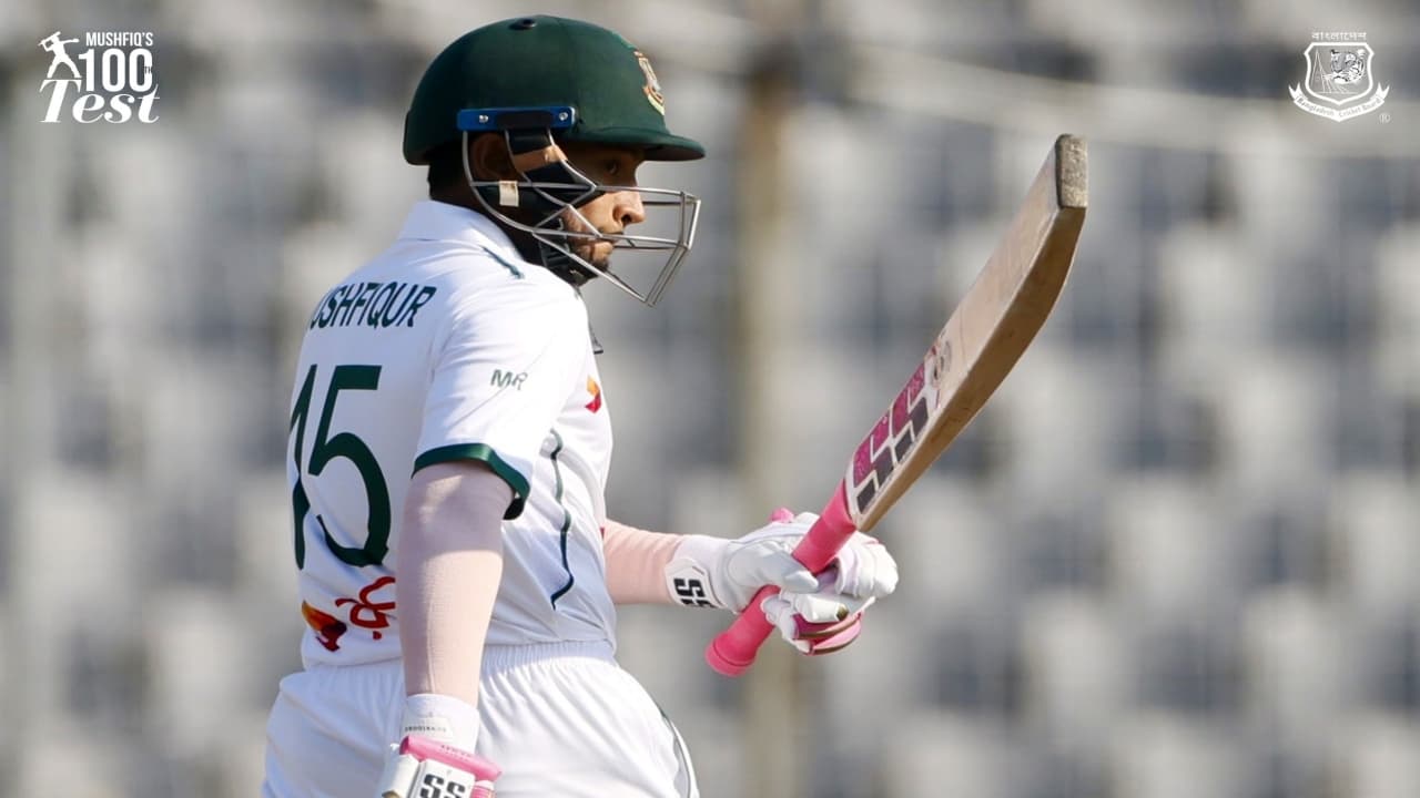 শততম টেস্টে শতক হাঁকিয়ে ইতিহাস গড়লেন মুশফিক