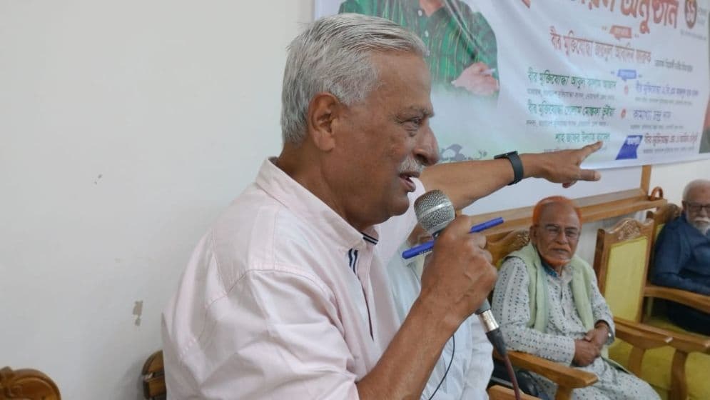 আমাদের বিভিন্ন ইসুতে ভিন্ন মত থাকতে পারে কিন্তু এদেশের মানুষের জন্য আমরা সকলে বিভাজন ভুলে গিয়ে মিলে মিশে কাজ করি।: জয়নুল আবদিন