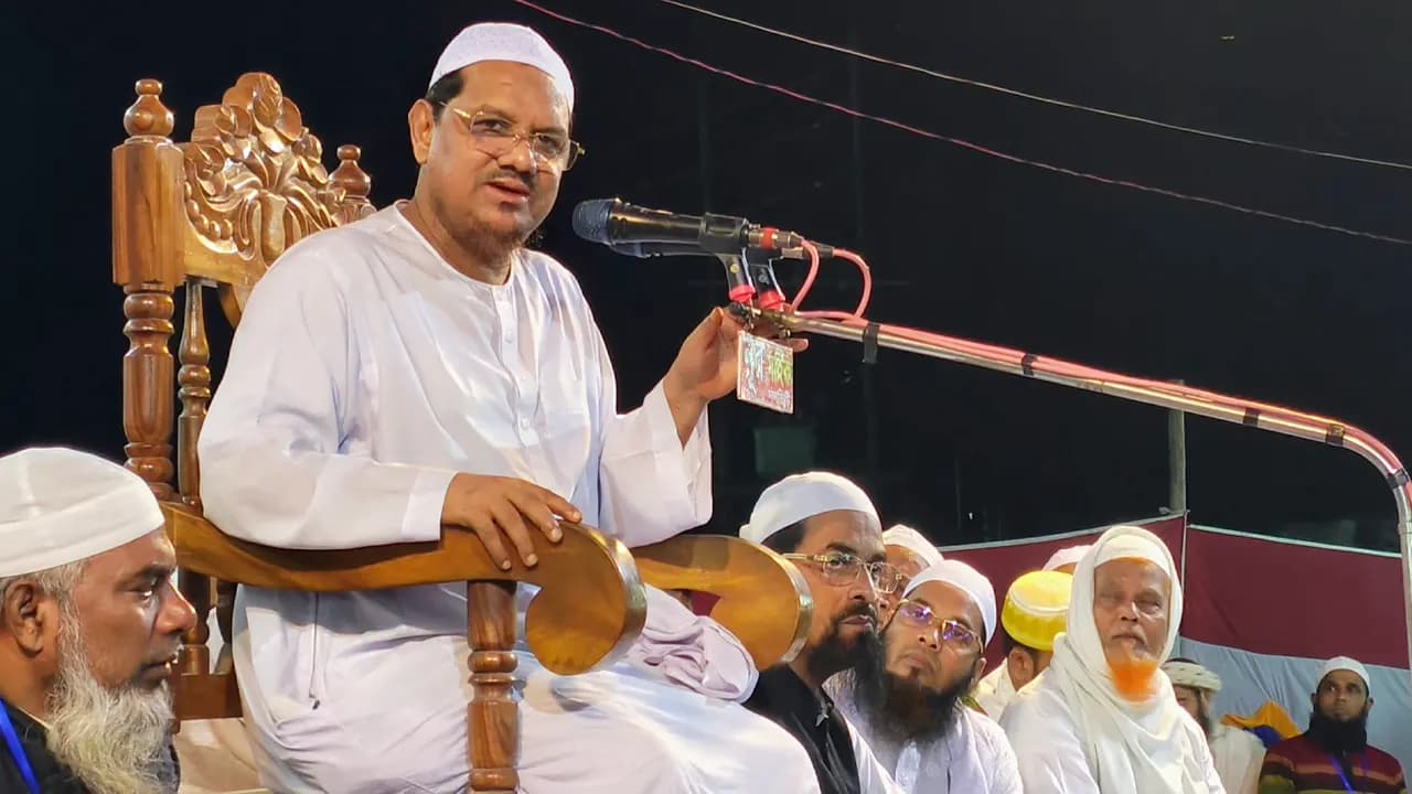 মানুষ ইসলামের পক্ষে ভোট দেওয়ার জন্য ব্যাকুল হয়ে আছে : চরমোনাই পীর