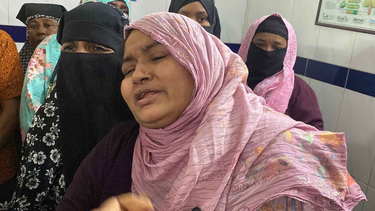 ভুল চিকিৎসায় মৃত্যুর অভিযোগ ‘আমার ময়না আর নেই, ডাক্তার আমার ময়নাকে খুন করেছে’