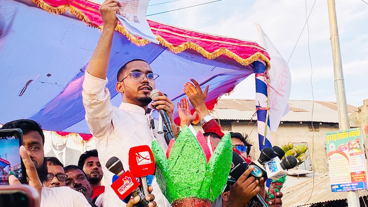 হাতিয়ায় জনসংযোগকালে দুর্ঘটনায় আহত হান্নান মাসউদ