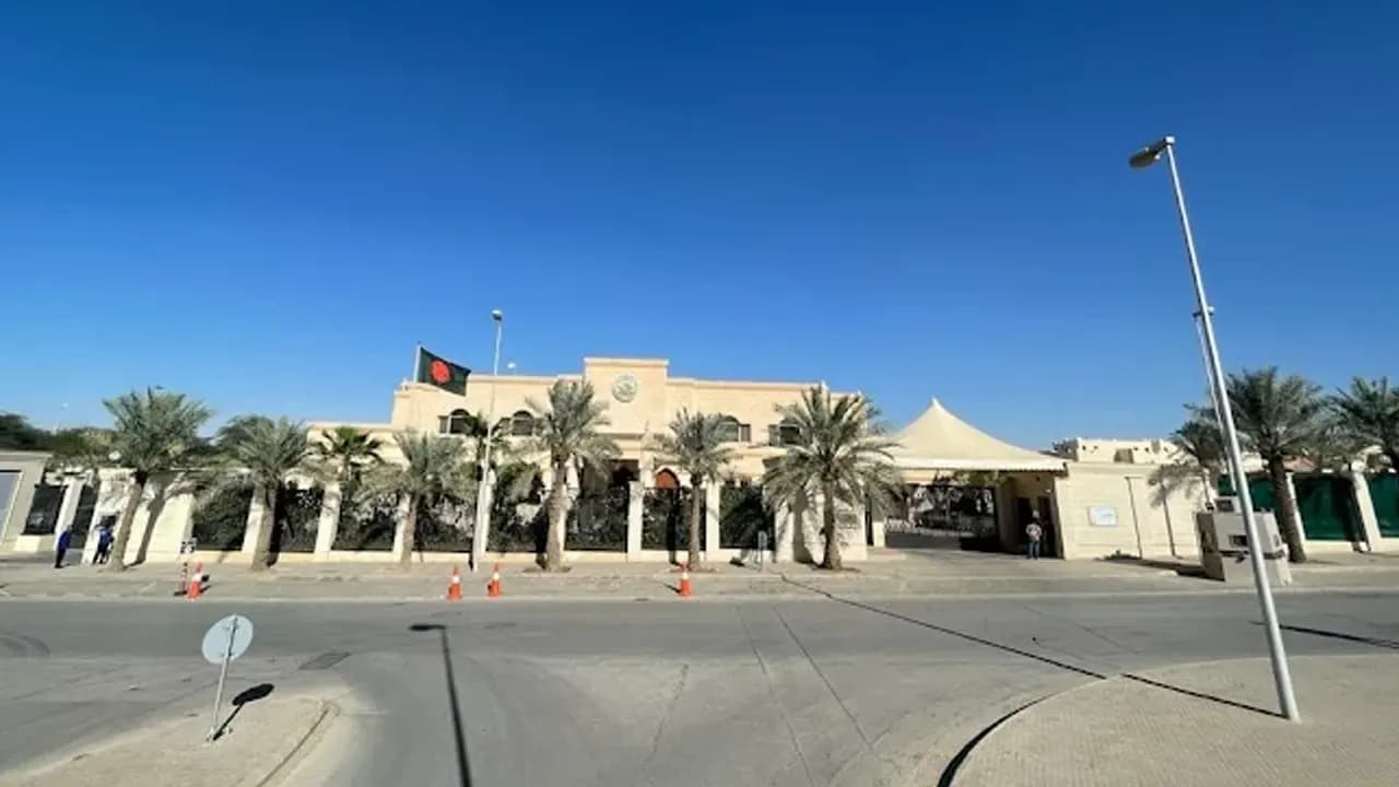 অনুমতি ছাড়া সৌদিতে নির্বাচনী সভা, কয়েকজন বাংলাদেশি আটক