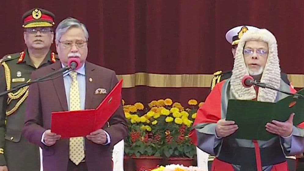 শপথ নিলেন নতুন প্রধান বিচারপতি জুবায়ের রহমান চৌধুরী