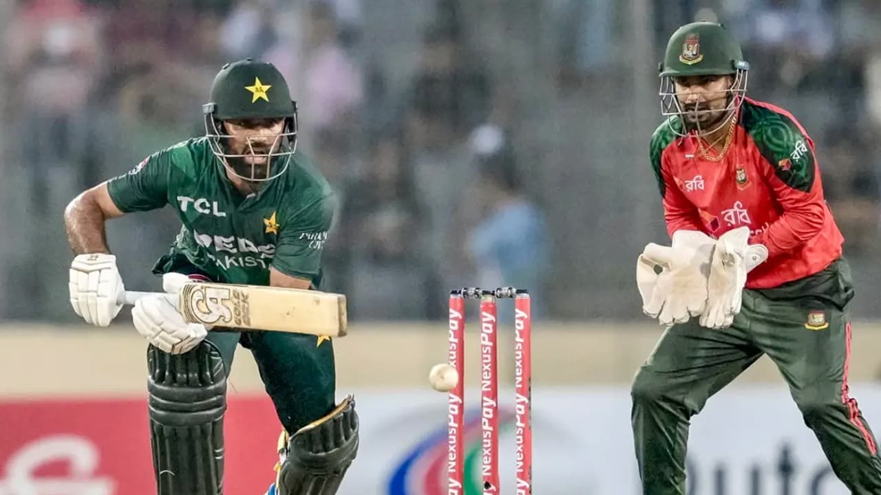 বাংলাদেশ সিরিজ থেকে ছিটকে পড়ার শঙ্কায় পাকিস্তানি তারকা