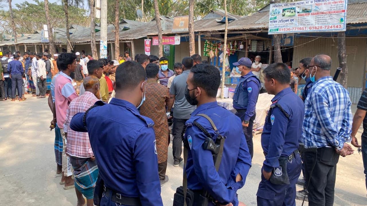 হাতিয়ায় ক্ষতিগ্রস্ত এলাকা পরিদর্শনে গিয়ে হামলার শিকার এমপি