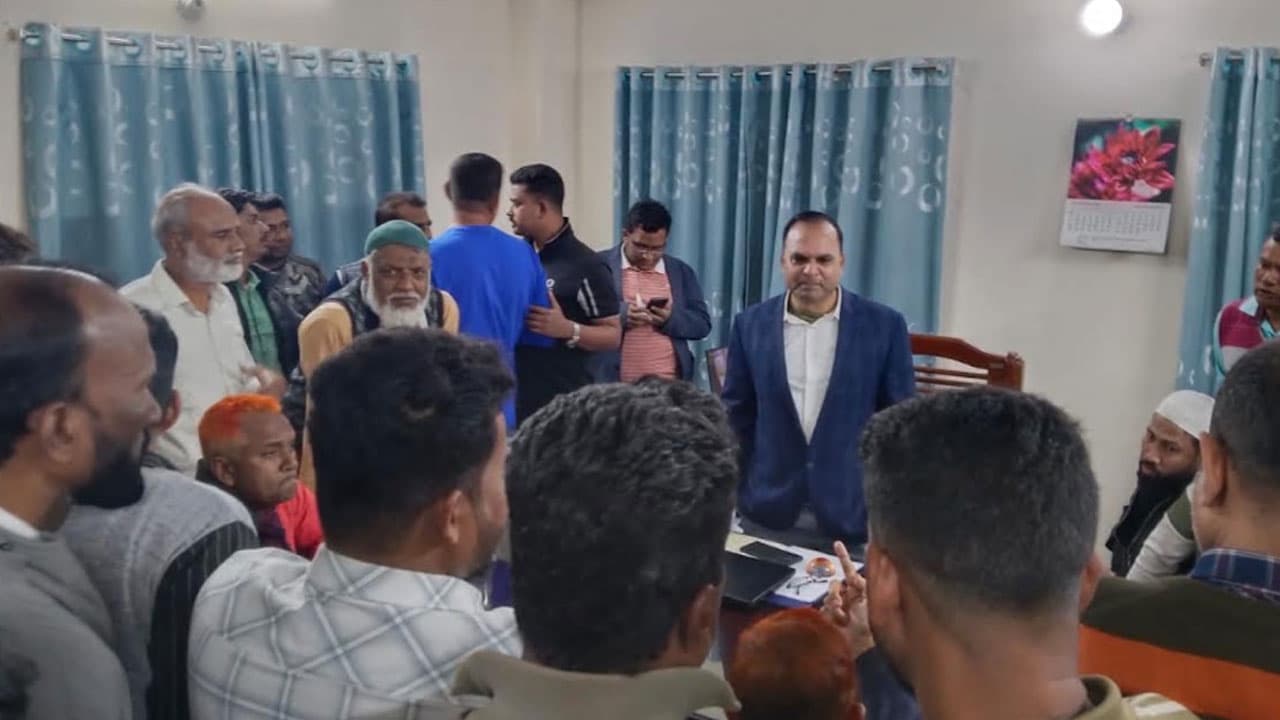 ৫ কোটি টাকার মাল ১৯ লাখে বিক্রির অভিযোগ জনস্বাস্থ্য প্রকৌশলীর বিরুদ্ধে