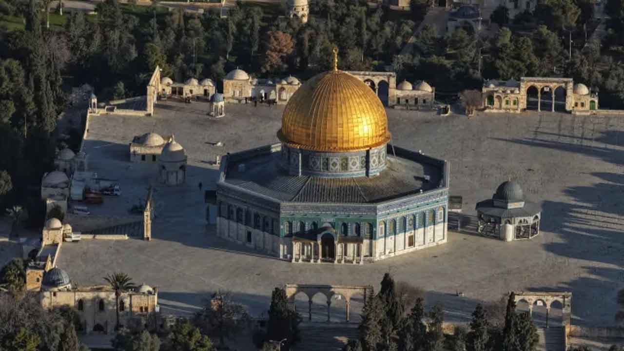 আল-আকসায় রমজানের তৃতীয় জুমা আদায় করতে পারেননি ফিলিস্তিনিরা