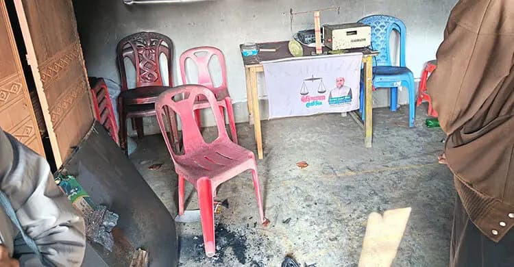 নোয়াখালীতে দাঁড়িপাল্লার নির্বাচনি অফিসে আগুন