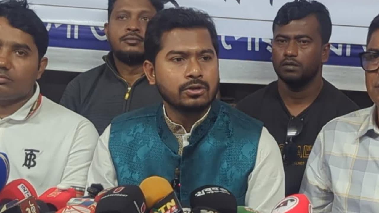 আচরণবিধি লঙ্ঘনের অভিযোগে নুরকে শোকজ