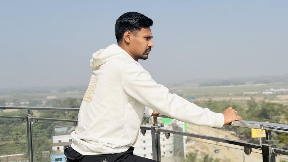 বিতর্কের মাঝেই মোস্তাফিজের রহস্যময় ফেসবুক পোস্ট