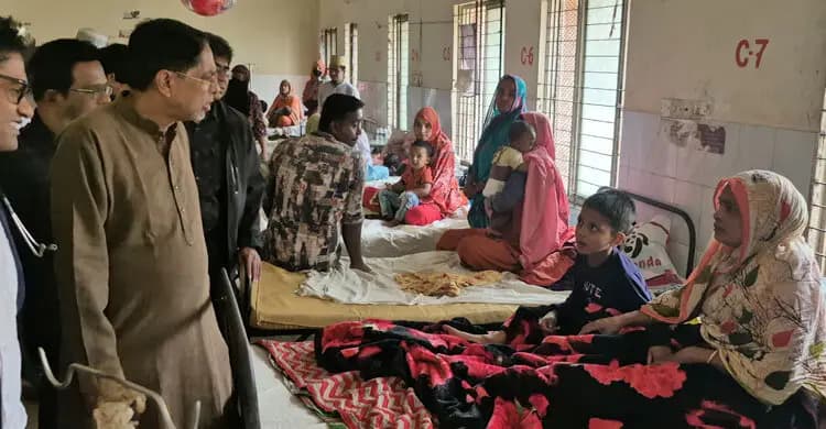 হাসপাতালে গিয়ে ১০ হাজার রোগীর টোকেনের টাকা পরিশোধের ঘোষণা এমপির